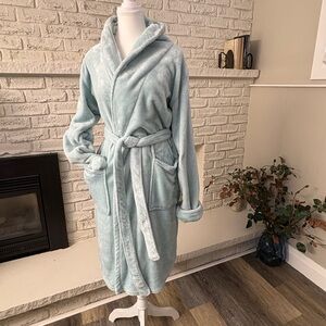 Cynthia Rowley Light Blue Plush Fleece Robe XL